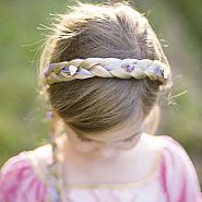 STORYBOOK BRAID HEADBAND - Blond