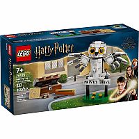 LEGO® Harry Potter: Hedwig™ at 4 Privet Drive 