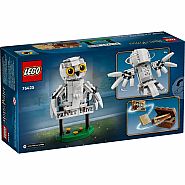 LEGO® Harry Potter: Hedwig™ at 4 Privet Drive 